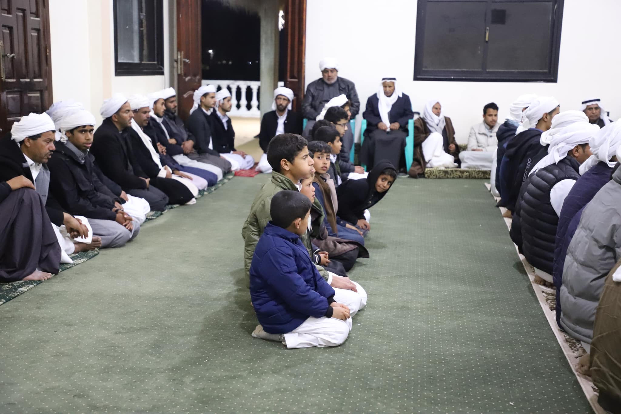 الجميع يحضر ويذكر