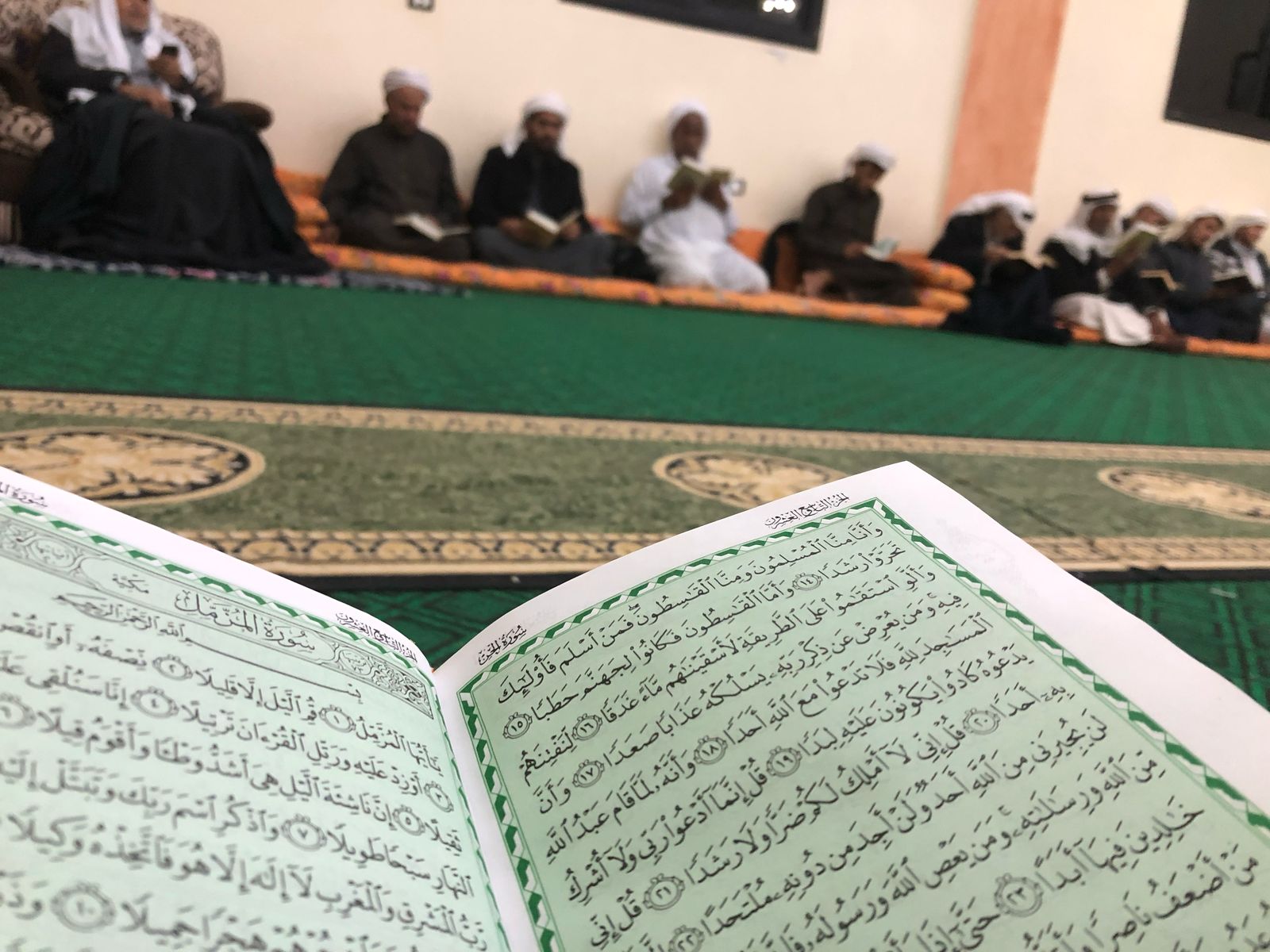 جلسات قرأة القرأن الكريم_1