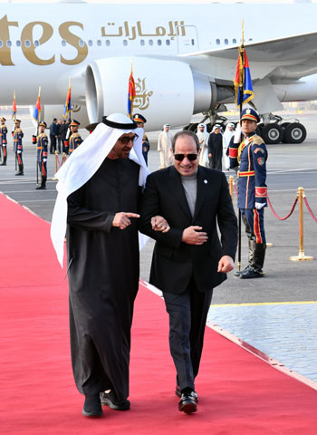 جانب من استقبال الرئيس عبد الفتاح السيسى الشيخ محمد بن زايد جانب من استقبال الرئيس عبد الفتاح السيسى الشيخ محمد بن زايد