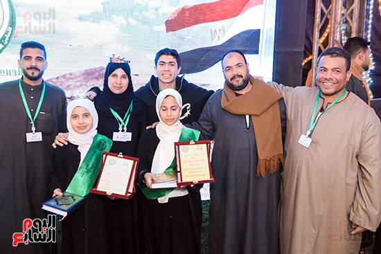 اهالى المتسابقين مع ابنائهم اهالى المتسابقين مع ابنائهم