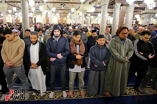 الطلاب الوافدين فى الصلاة الطلاب الوافدين فى الصلاة