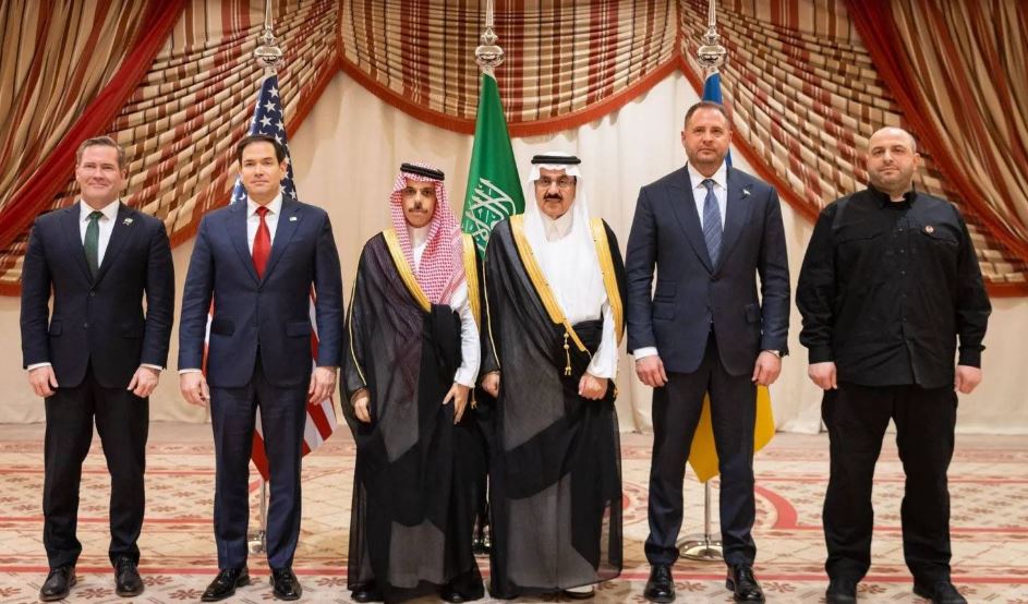 الأطراف الأوكرانية مع الأمريكية بوساطة سعودية