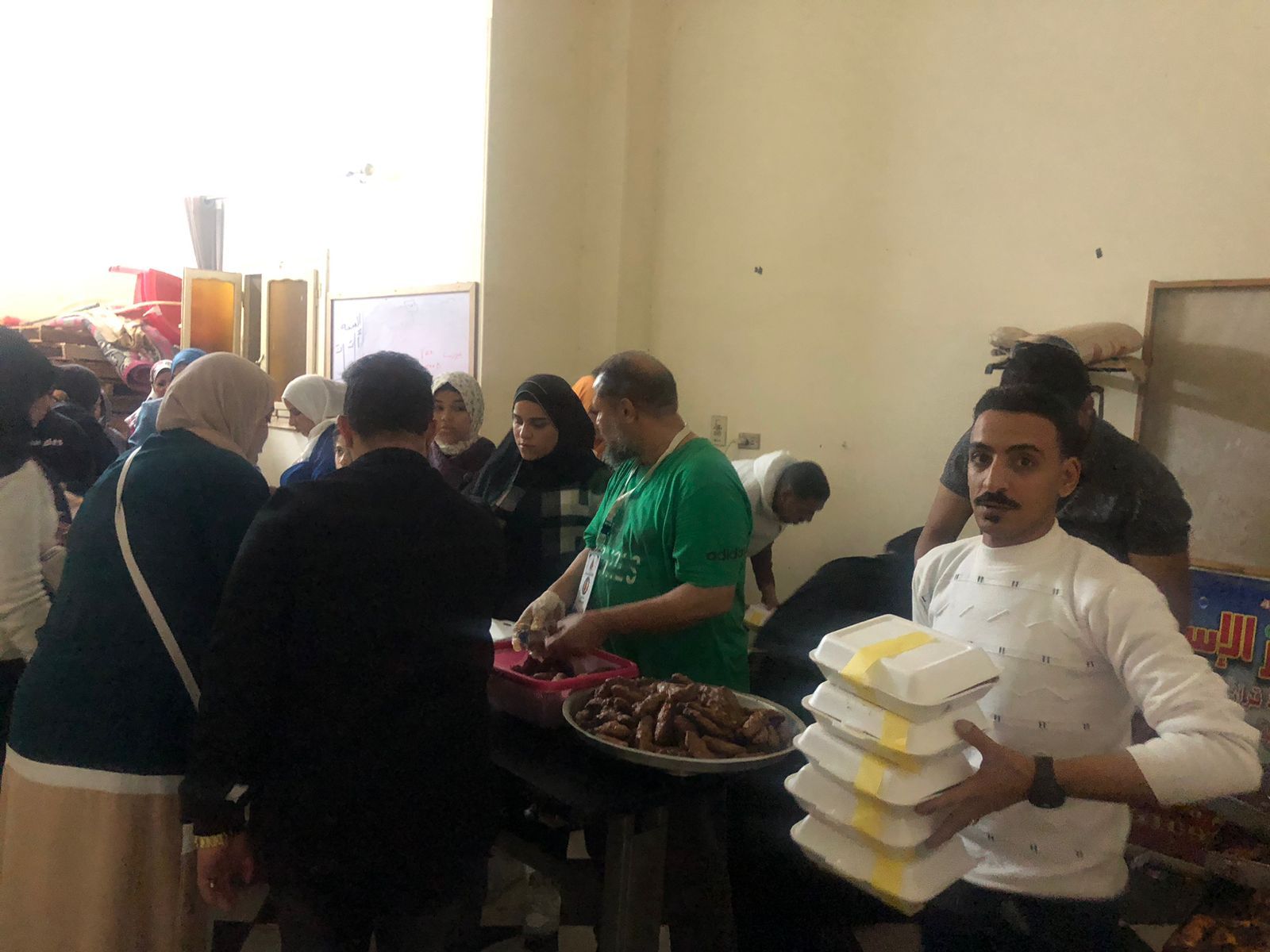 تجهيزات مائدة إفطار العمرانية