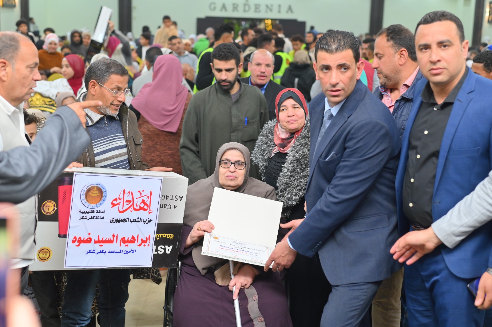 تكريم الأمهات المثاليات تكريم الأمهات المثاليات