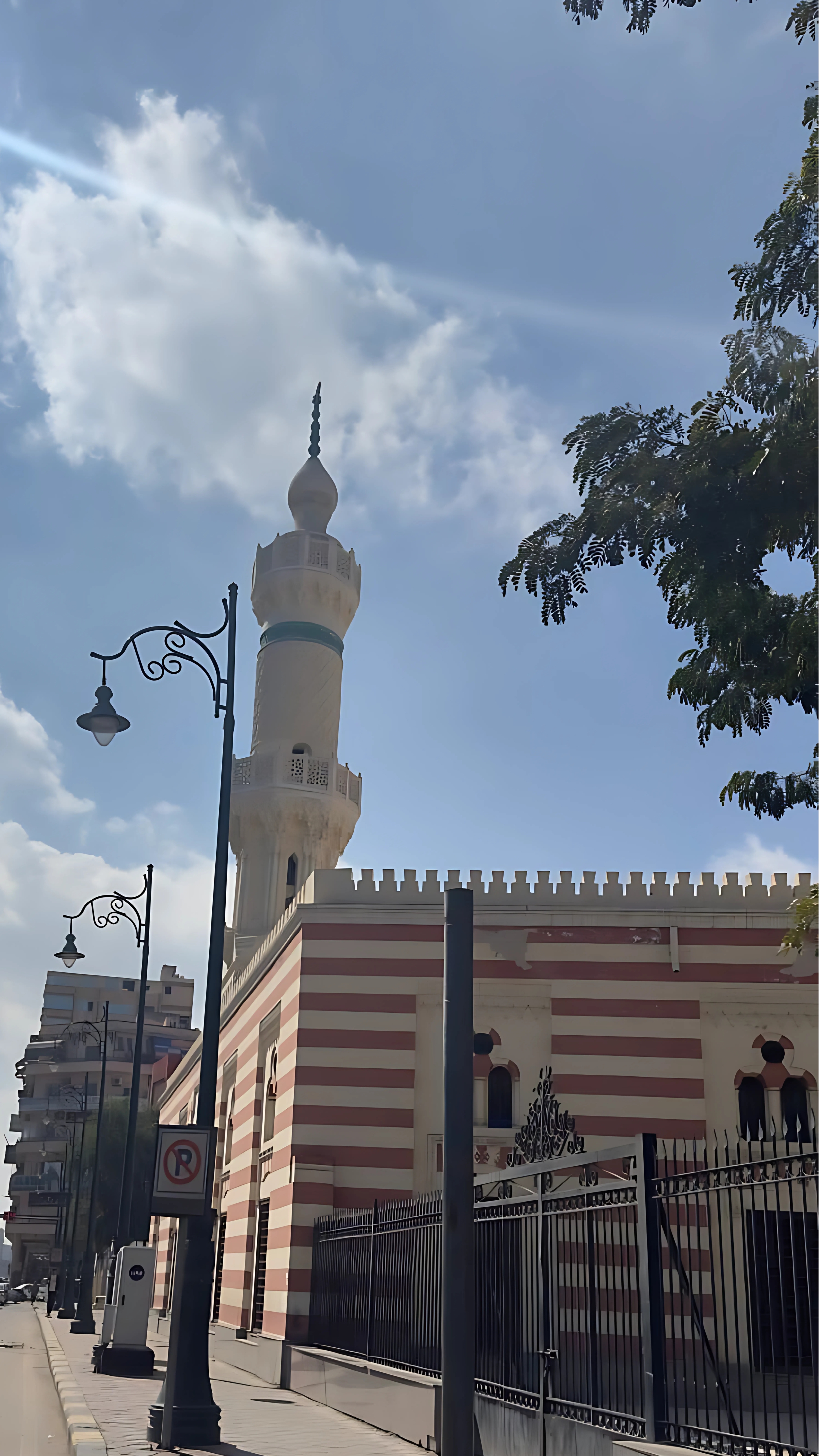 خارج المسجد خارج المسجد