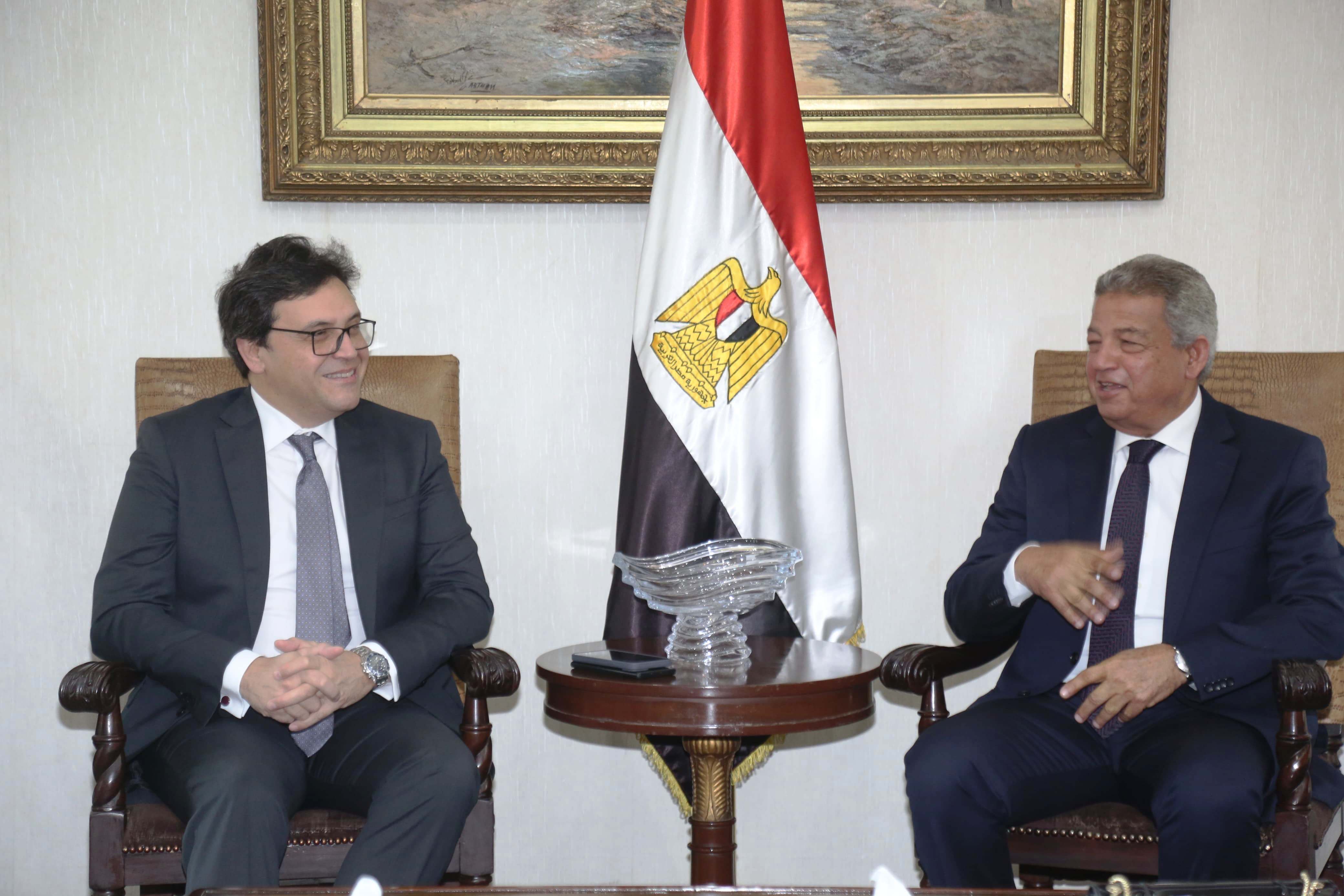 وزير الثقافة ورئيس الأعلى للإعلام يجتمعان مع الشركة المتحدة ورؤساء لجنة الثقافة والإعلام بالنواب والرقابة على المصنفات الفنية وغرفة صناعة السينما وقياد (4)