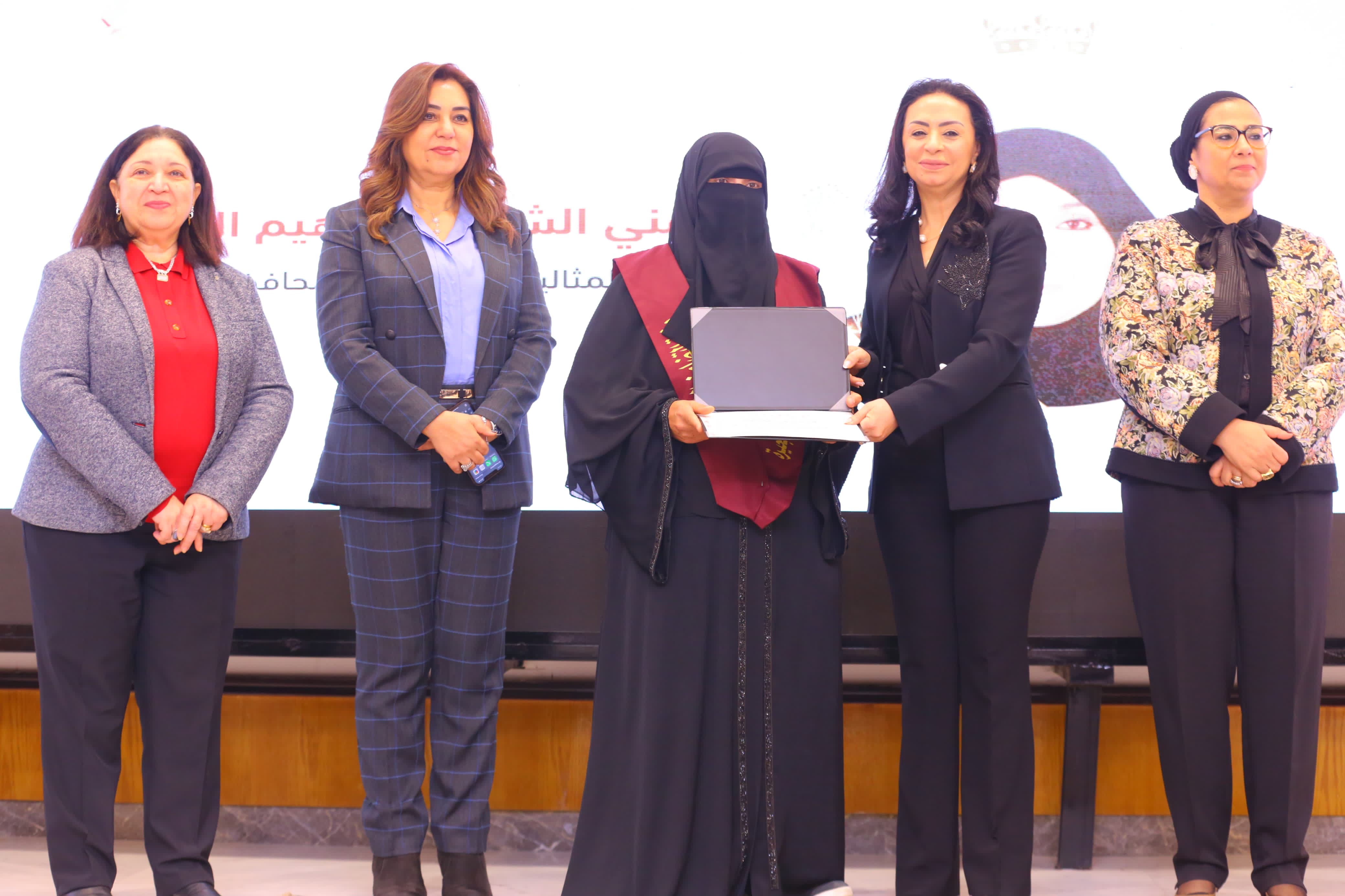 فعاليات الحفل السنوي لتكريم الأمهات المثاليات 2025