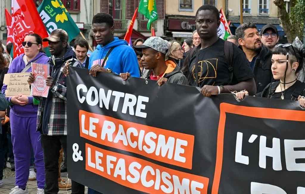 مظاهرات فى فرنسا وهولندا مظاهرات فى فرنسا وهولندا