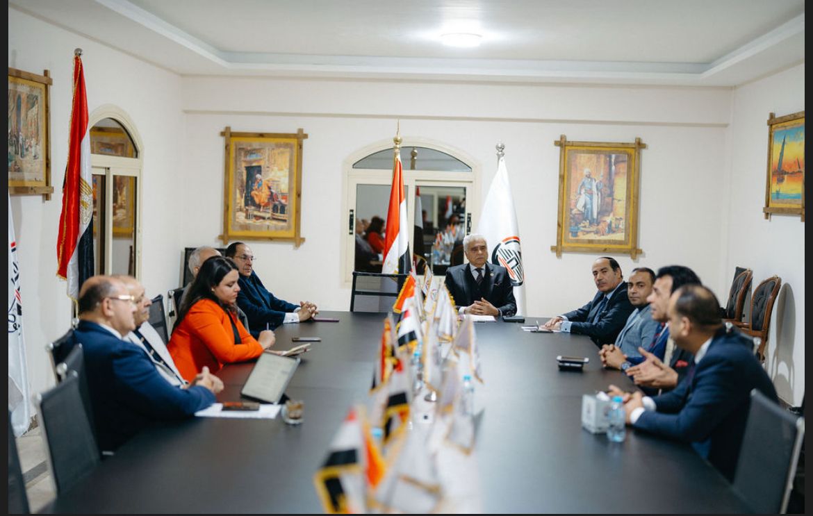 جانب من اجتماع أمانة العمل الجماهيرى بحزب الجبهة