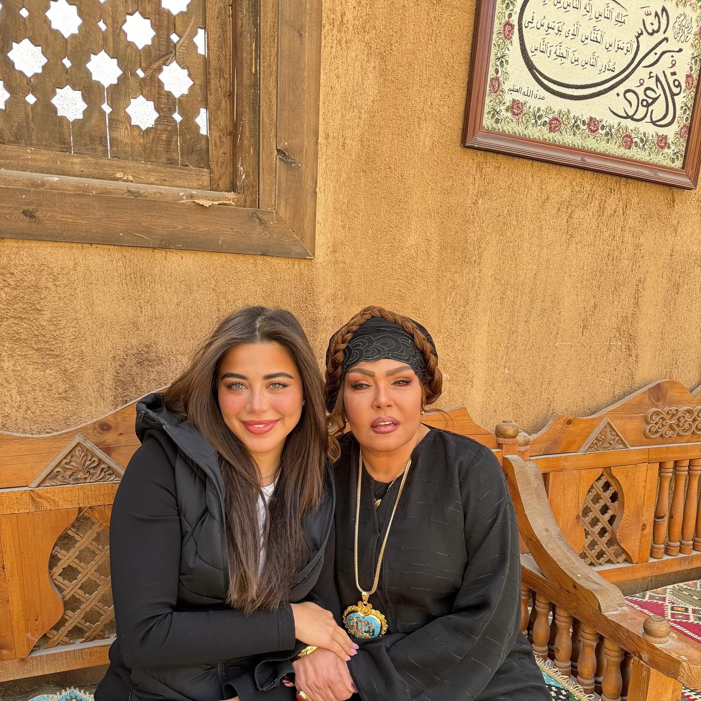 يارا السكري مع لوسي فى كواليس فهد البطل