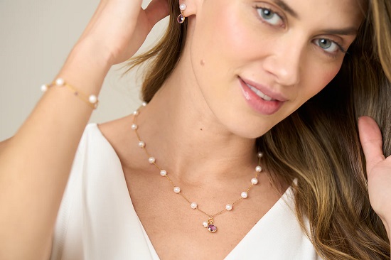 سلاسل من اللؤلؤ