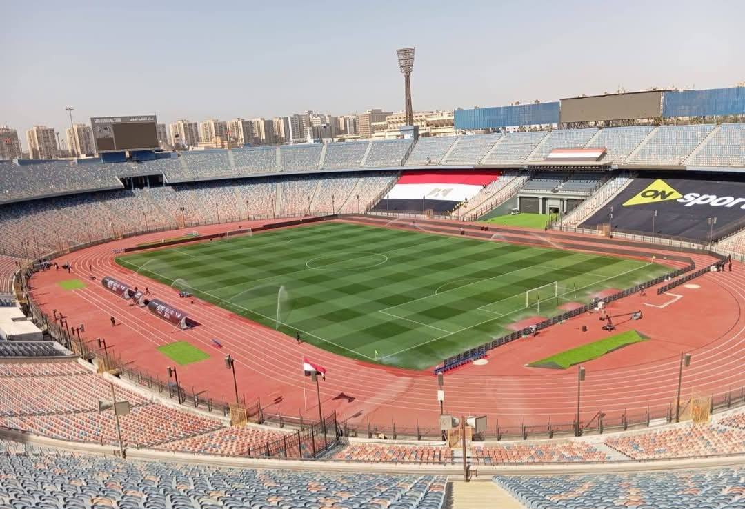 استاد القاهرة قبل اللقاء استاد القاهرة قبل اللقاء