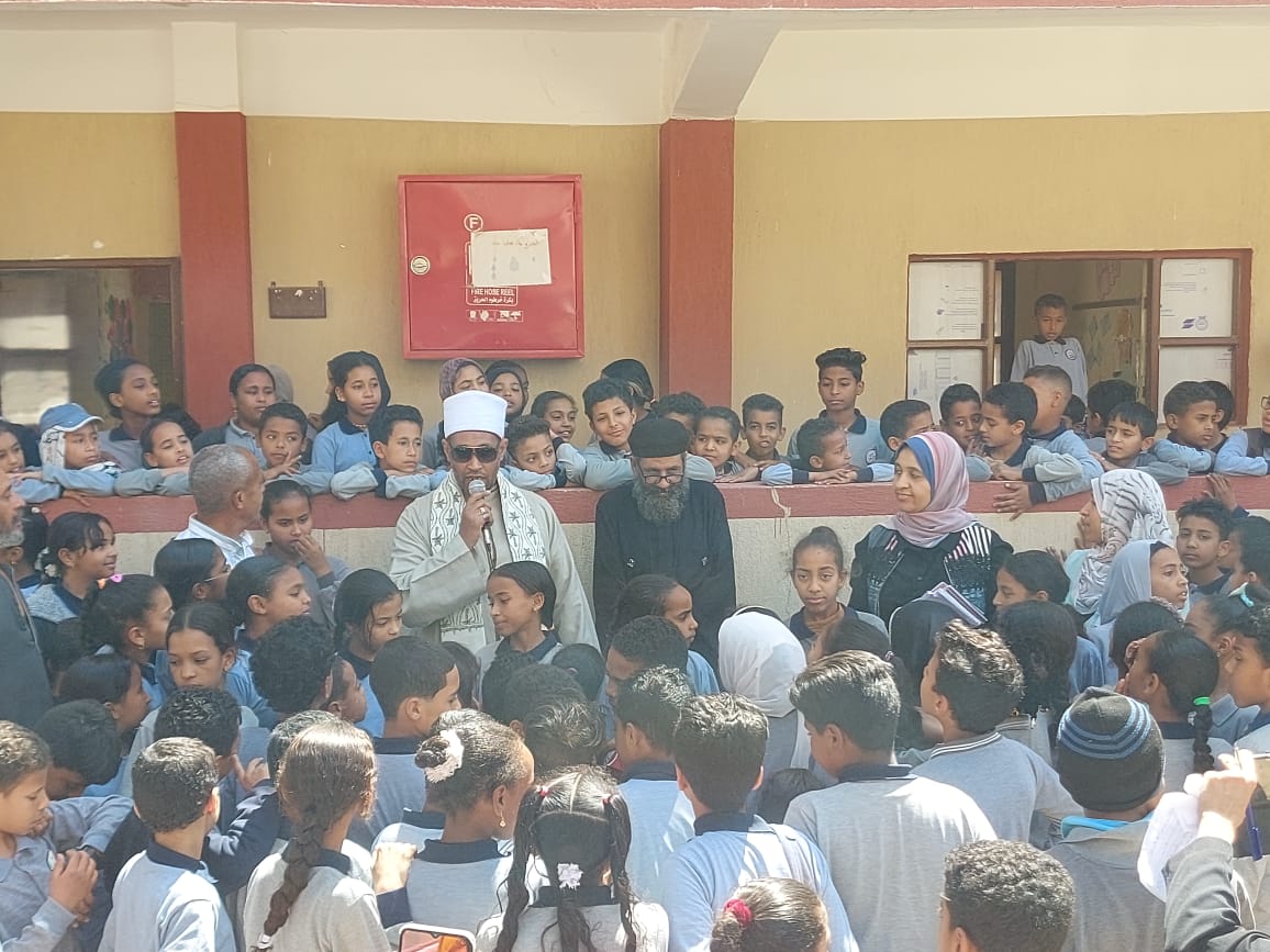 ندوات رمضانية لطلبة مدارس الشهداء والزناقطة الإبتدائية ندوات رمضانية لطلبة مدارس الشهداء والزناقطة الإبتدائية