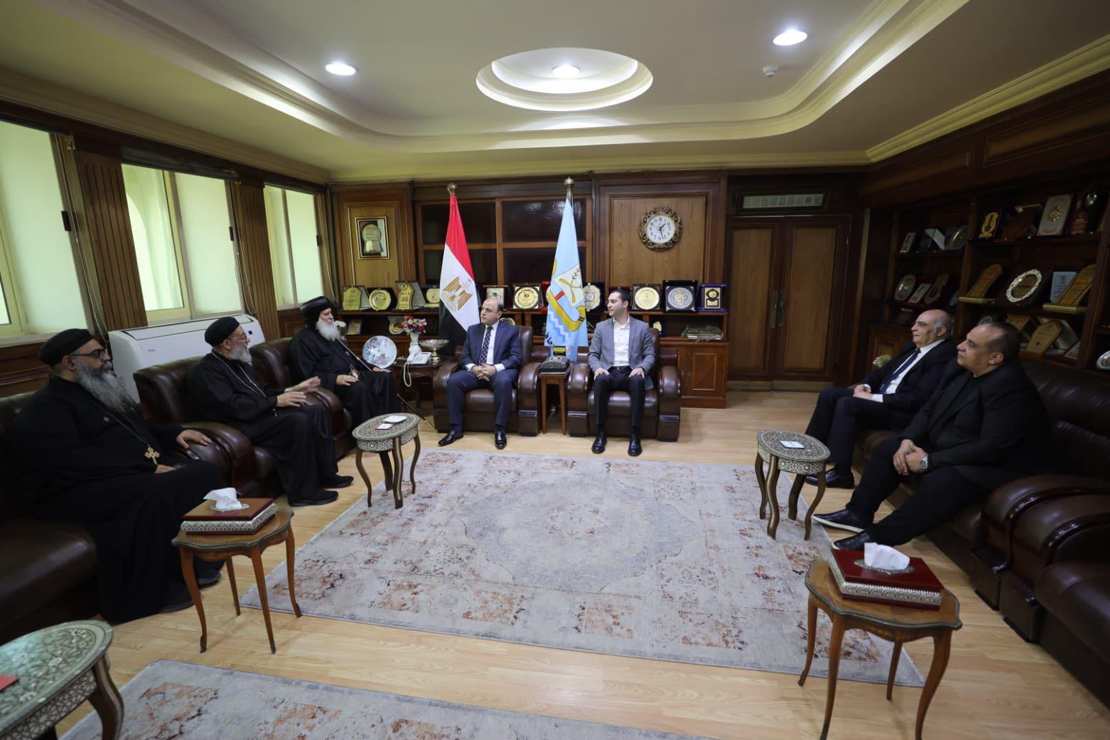 محافظ كفر الشيخ يستقبل وفد الكنيسة لتقديم التهنئة بمناسبة عيدالفطر محافظ كفر الشيخ يستقبل وفد الكنيسة لتقديم التهنئة بمناسبة عيدالفطر