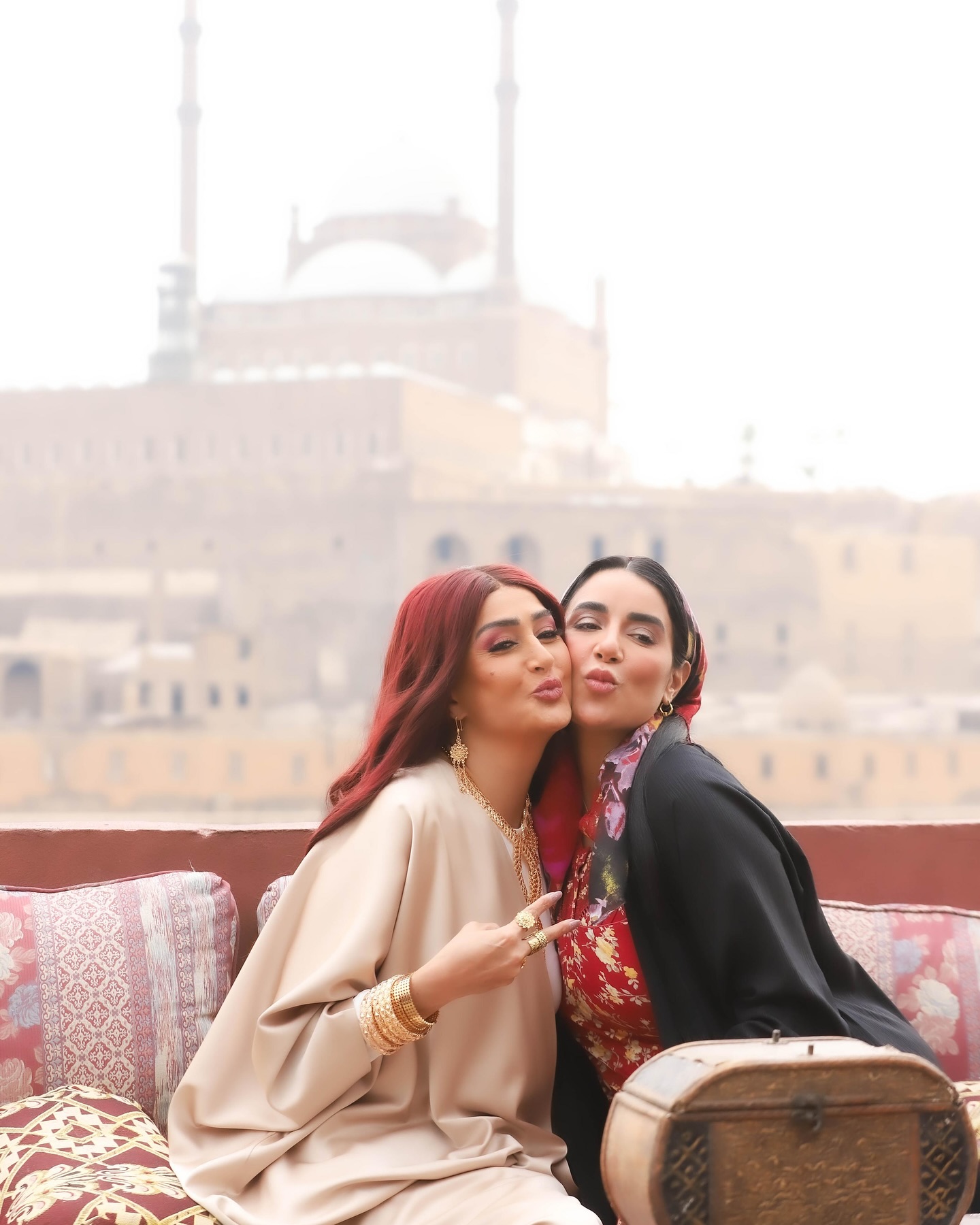جورى بكر مع غادة عبد الرازق جورى بكر مع غادة عبد الرازق