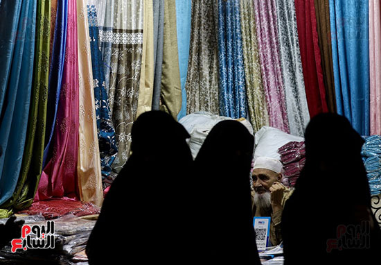 محلات بيع الأقمشة