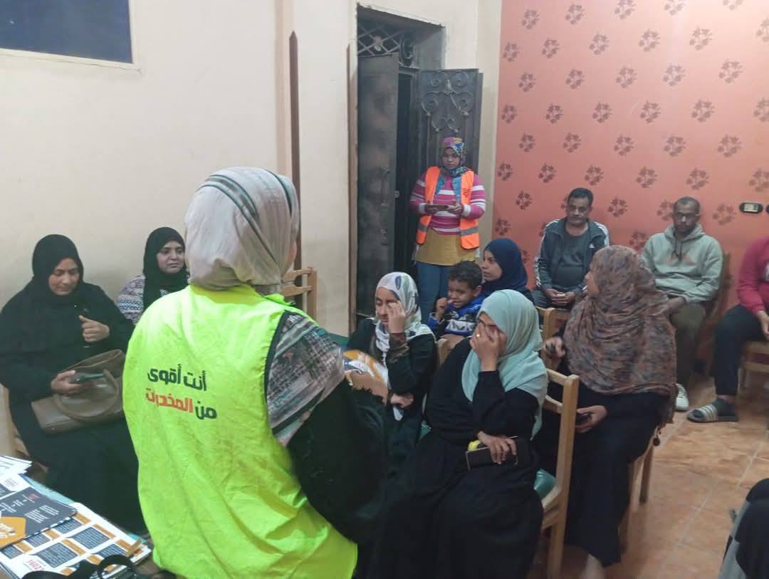 لقاءات للتوعية بمخاطر الإدمان والمخدرات بمركز شباب أرمنت الحيط