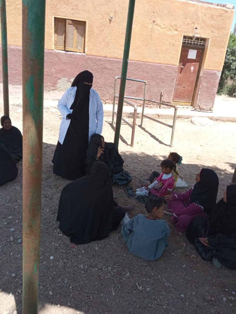 جانب من الندوات البيطرية لتوعية سيدات القرى بالأقصر