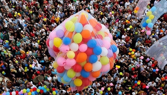 الاحتفال بالعيد