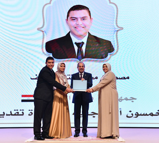 الرئيس السيسي ليلة القدر (4)