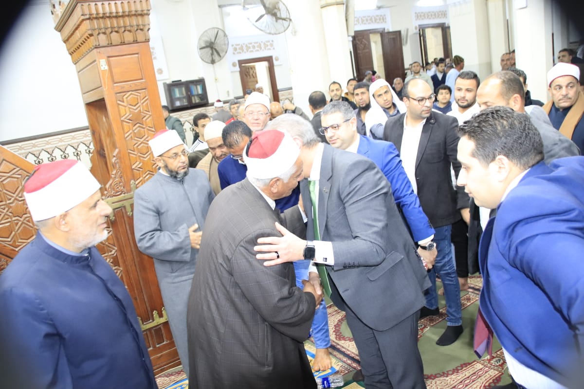 جانب من تقديم التهانى