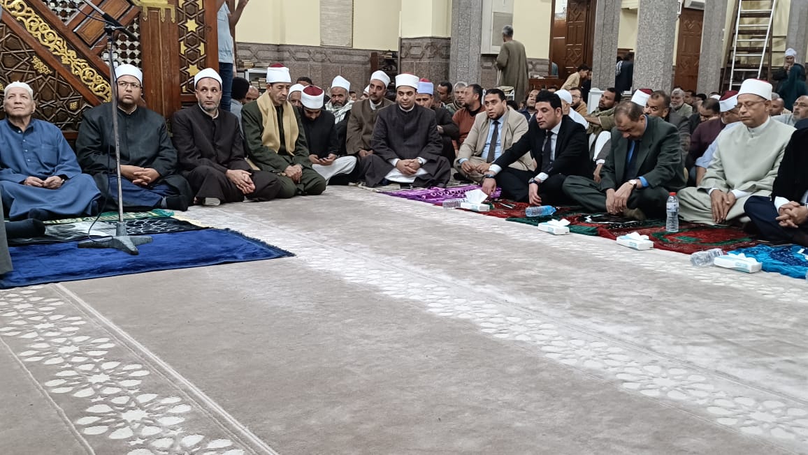 المحافظ ونائبه بالإحتفال الليلة 