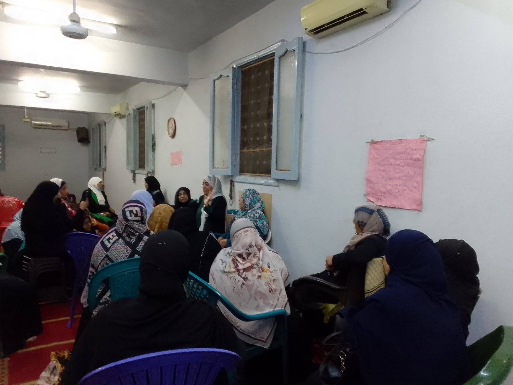 ملتقى فكرى للواعظات حول فضل قيام الليل بمسجد صلاح الدين