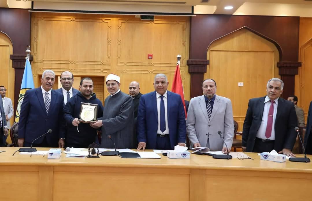 كلية الطب جامعة الأزهر تكريم الدكتور محمود كلية الطب جامعة الأزهر تكريم الدكتور محمود