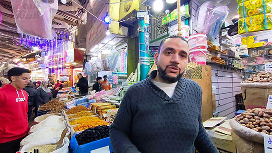 أحد-اصحاب-المحال-بالسوق أحد-اصحاب-المحال-بالسوق