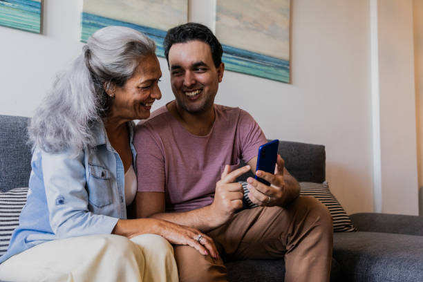 الاحتفال بالعيد عبر الفيديو كول