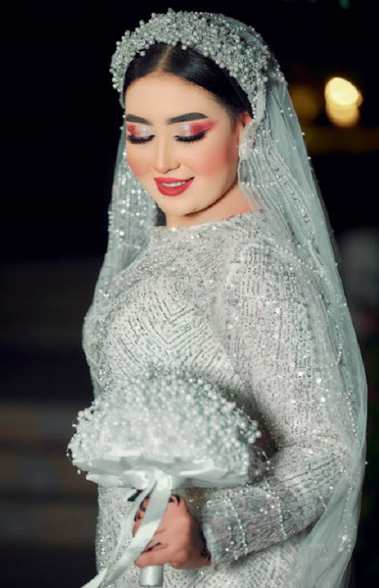 مكياج لامع