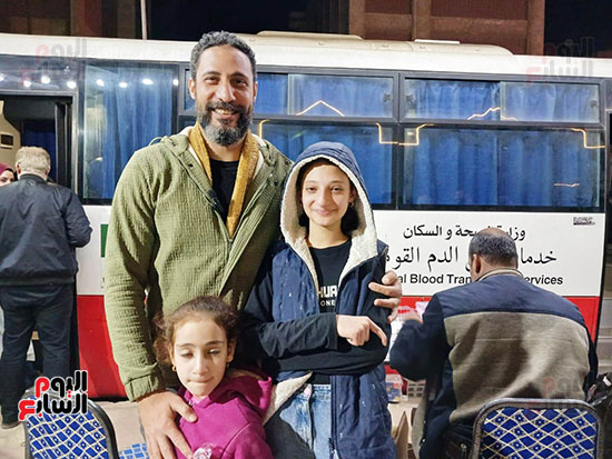 اهالى-قرية-الزعيم-عرابي-يتبرعون-بالدم