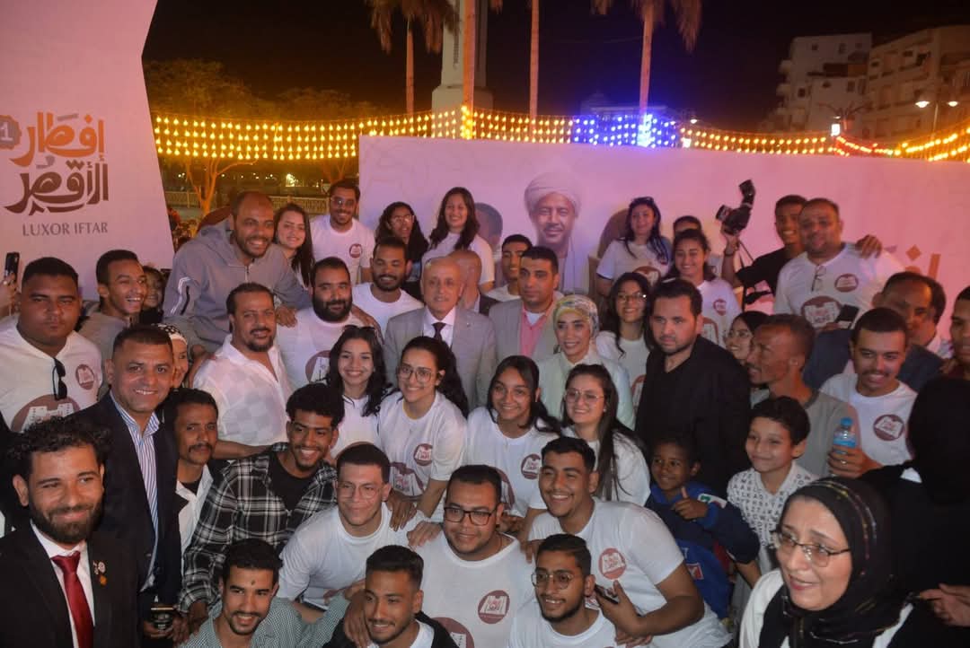 جانب من مائدة الإفطار جانب من مائدة الإفطار