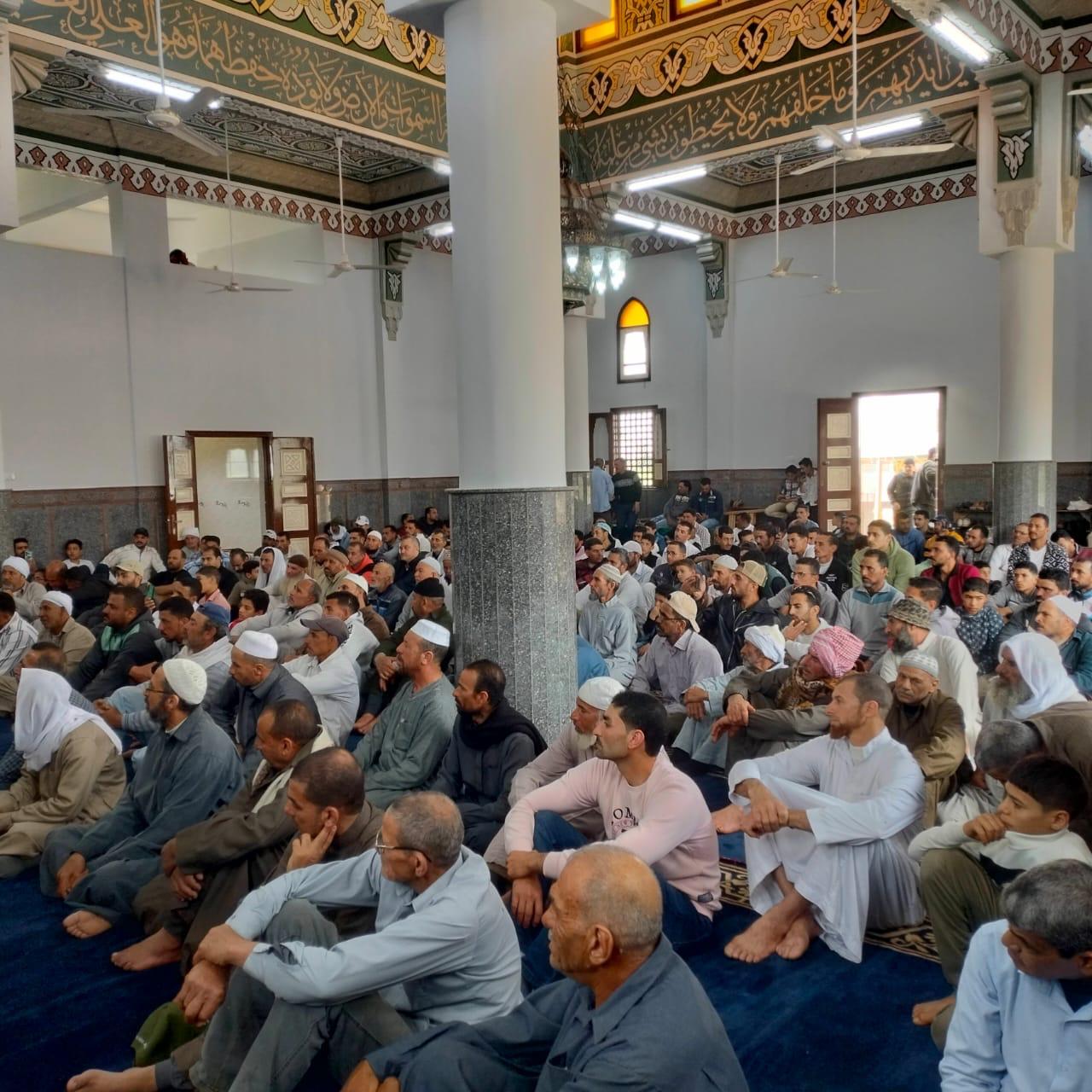 جانب من خطبة الجمعة. جانب من خطبة الجمعة.