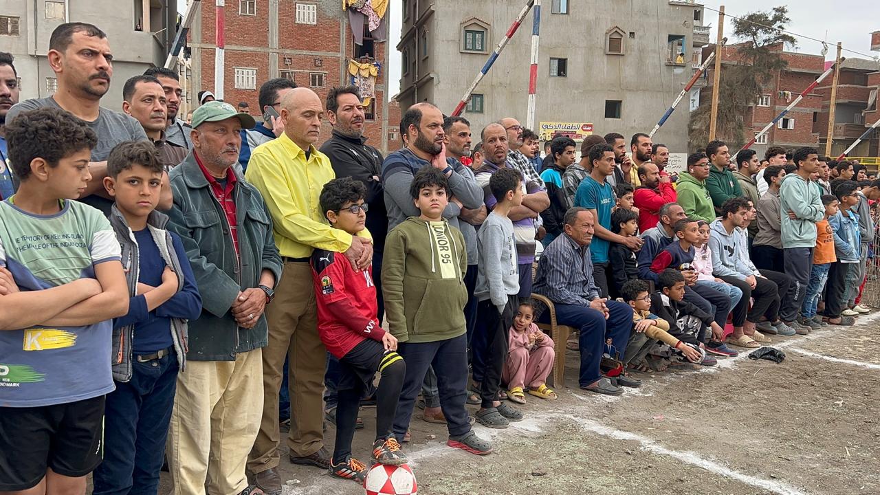 الجمهور علي جانب اللقاء الجمهور علي جانب اللقاء
