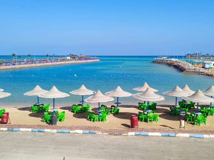 شاطئ النادى الاجتماعى فى انتظار المعيدين شاطئ النادى الاجتماعى فى انتظار المعيدين