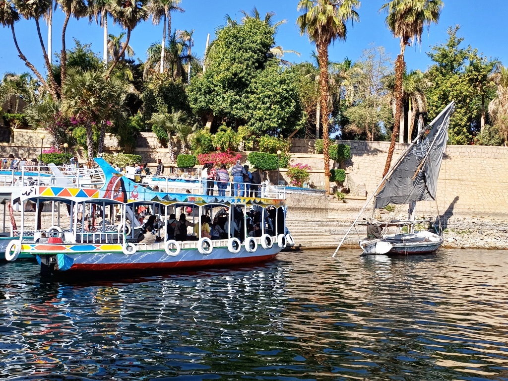 مرسى جزيرة النباتات فى أسوان