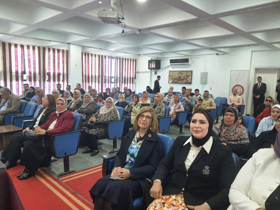 حفل تكريم الأهات فى جامعة دمنهور حفل تكريم الأهات فى جامعة دمنهور