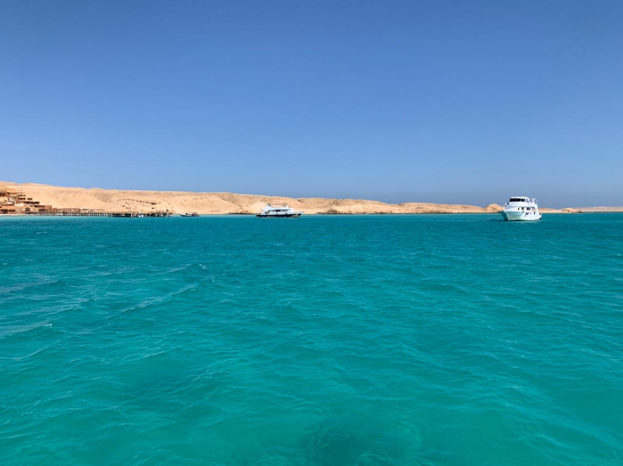 مياه صافية بجزيرة الجفتون مياه صافية بجزيرة الجفتون