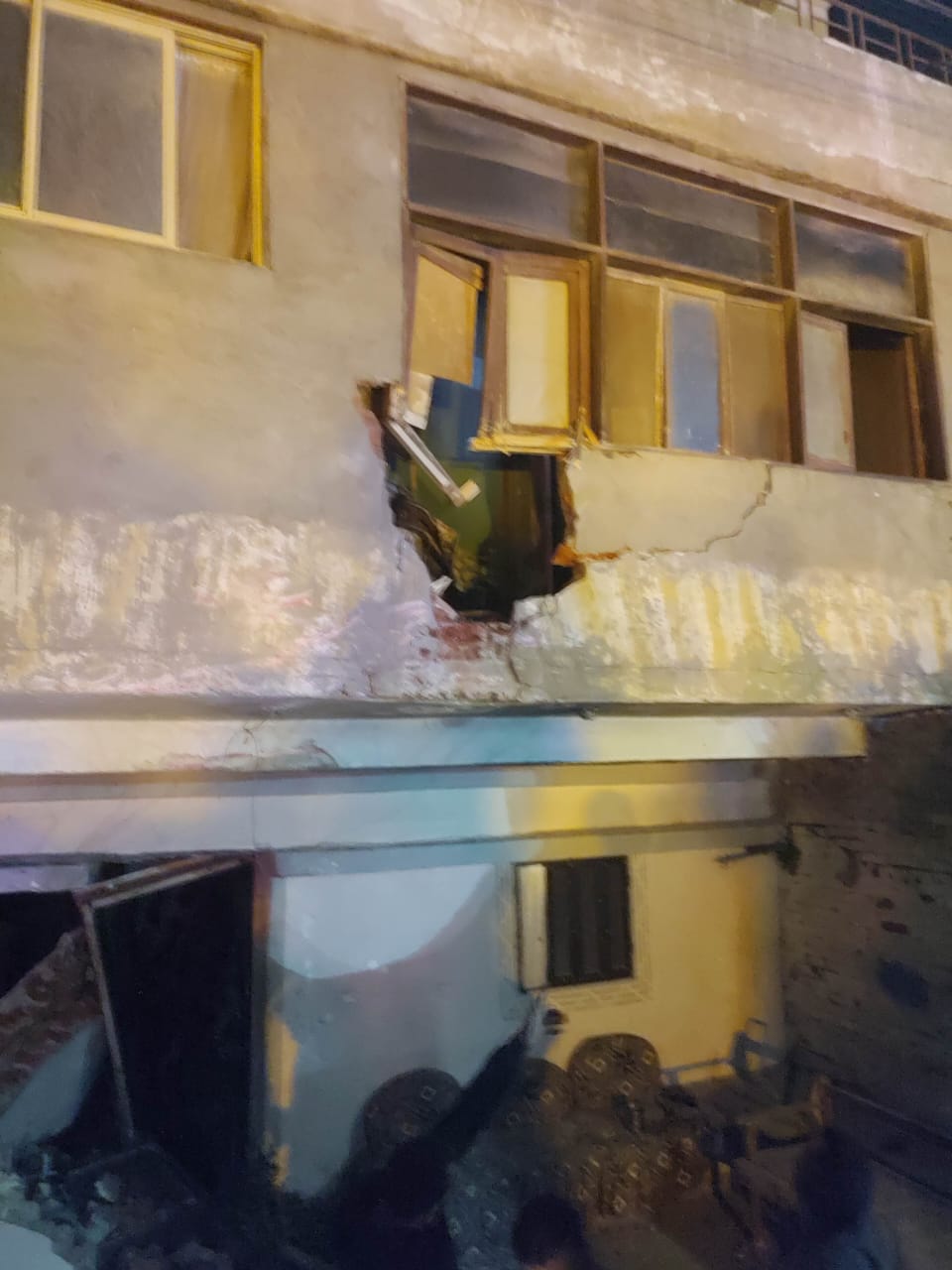 الأضرار بالمنزل الأضرار بالمنزل