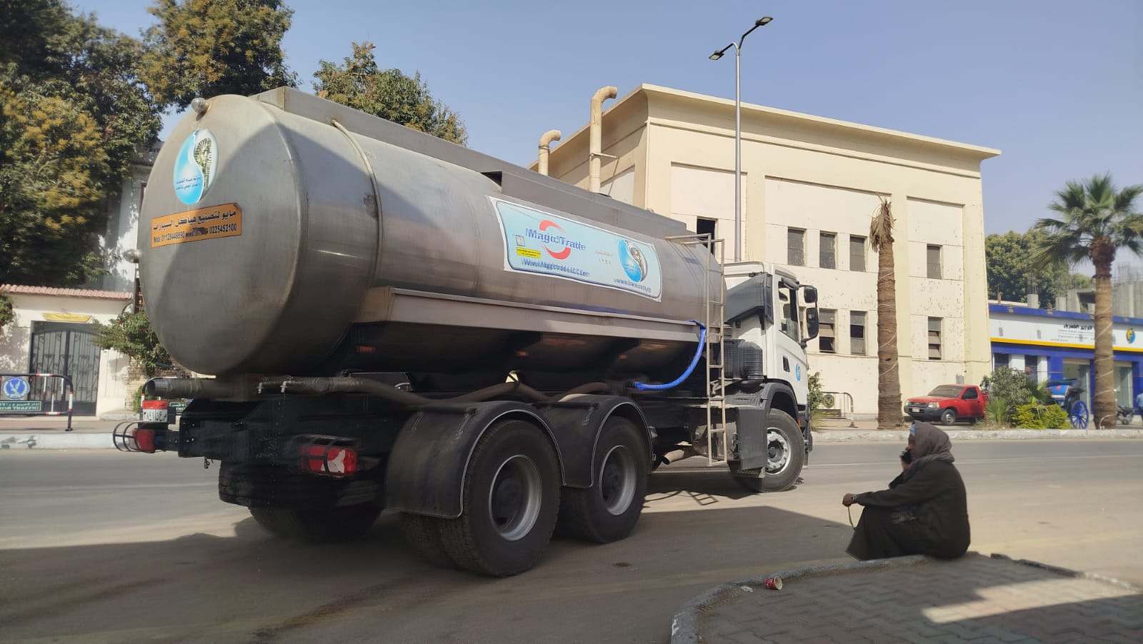 لليوم الثانى قطع المياه وتوفير سيارات مياه للشرب لليوم الثانى قطع المياه وتوفير سيارات مياه للشرب