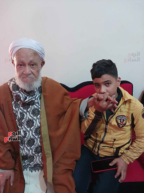 الشيخ-صالح-وحفيده-فارس الشيخ-صالح-وحفيده-فارس