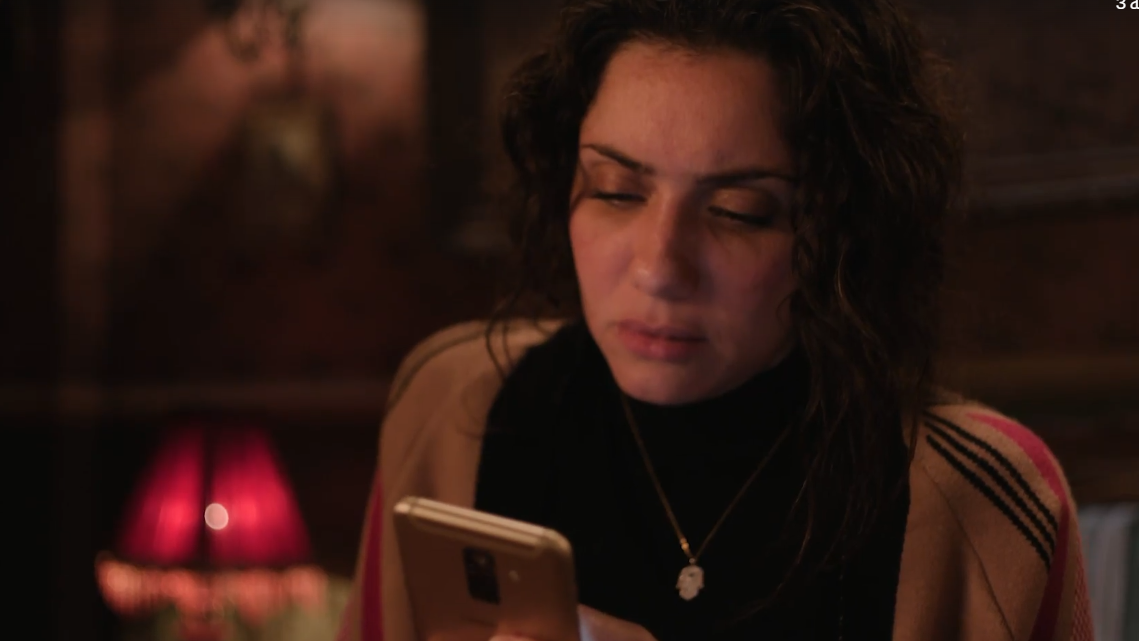 نجلاء تكتشف خيانة زوجها