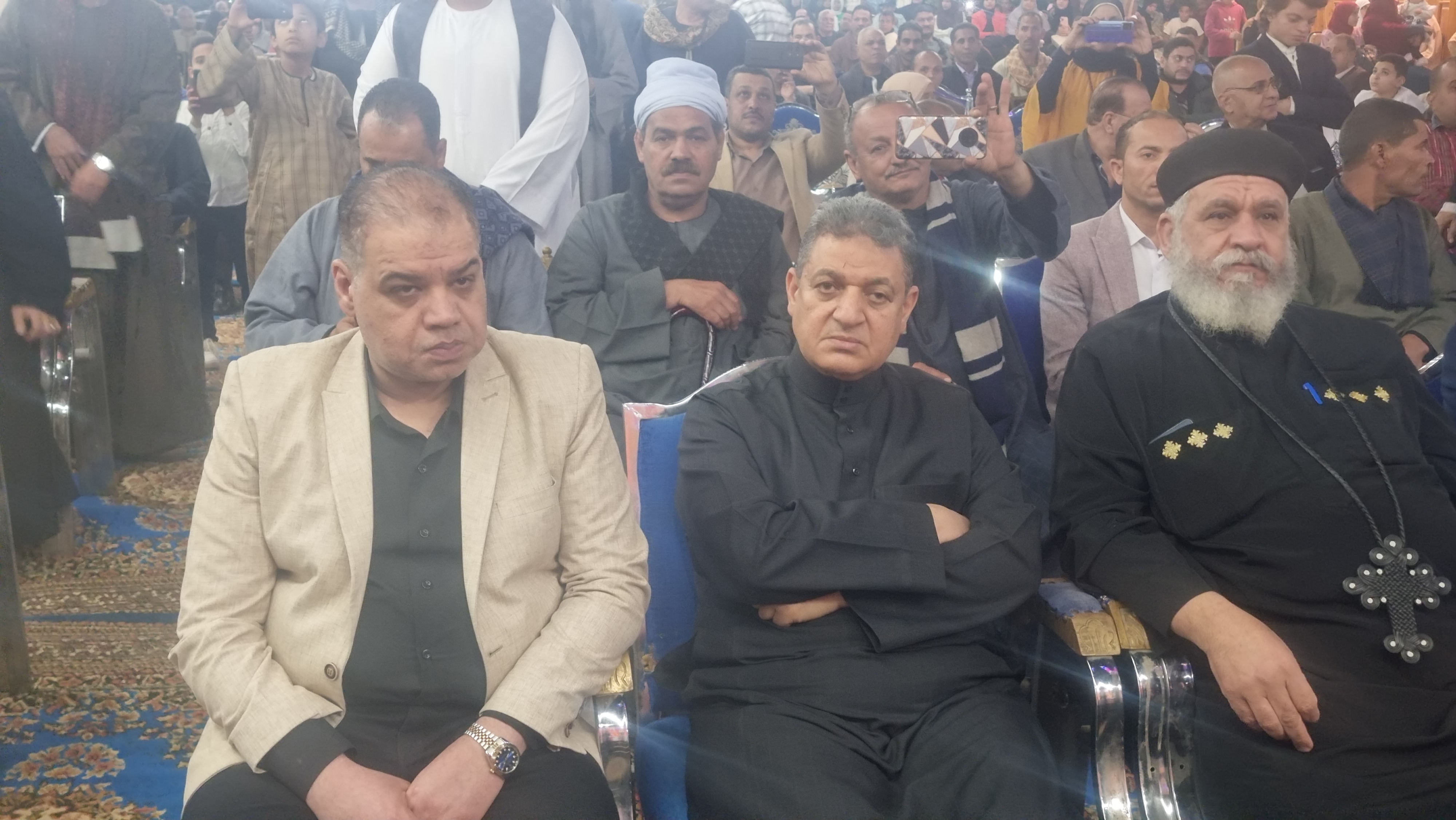 الحضور من القيادات