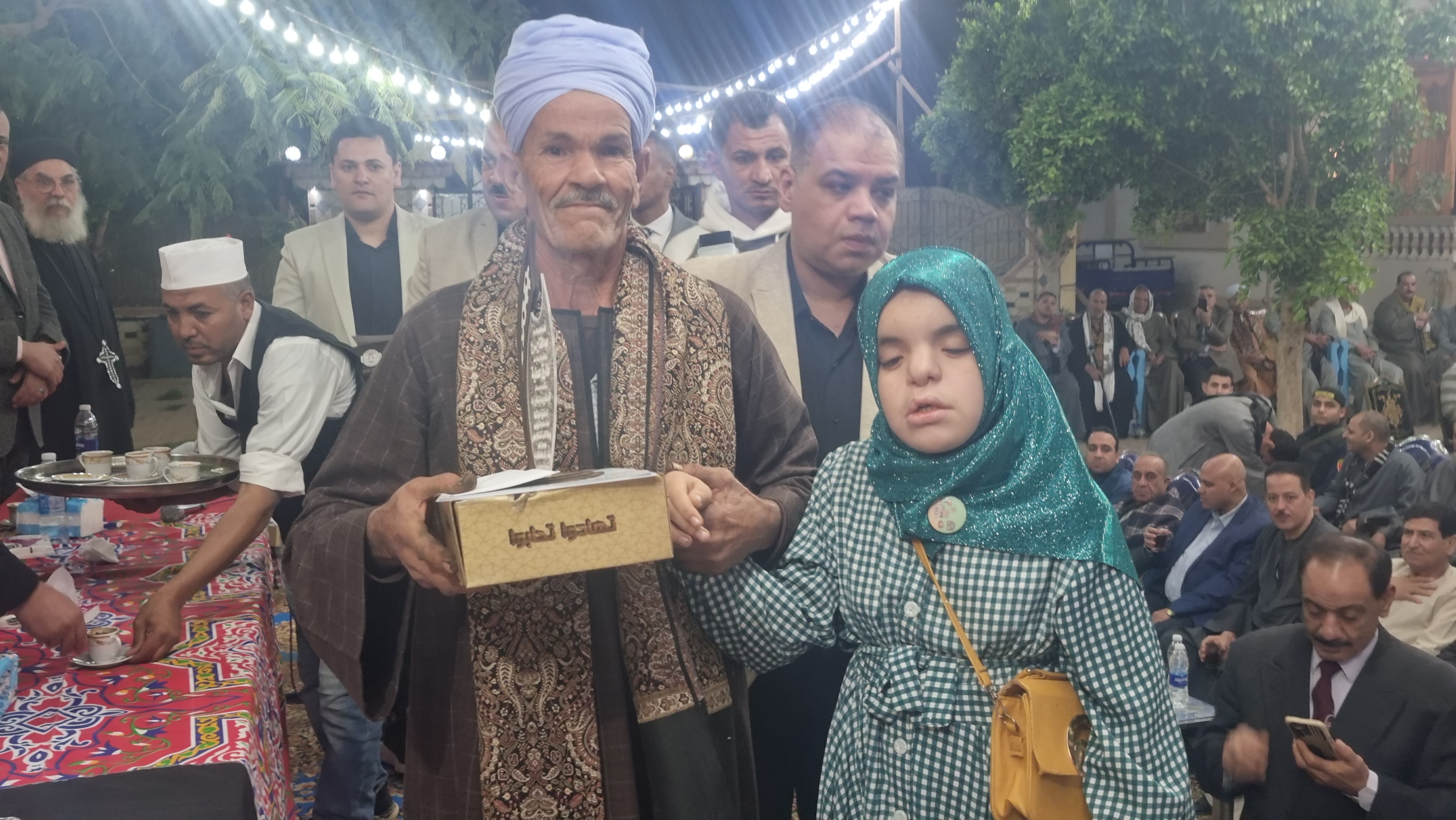 طالبة من ذوى الهمم حافظه لكتاب الله