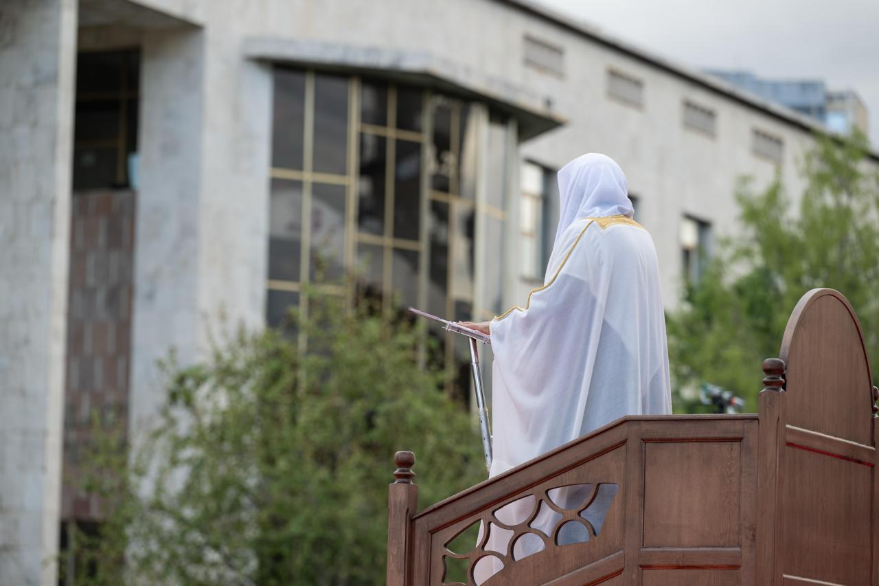 خطبةَ عيد الفطر في أكبر جوامع ألبانيا ومنطقة البلقان (3)