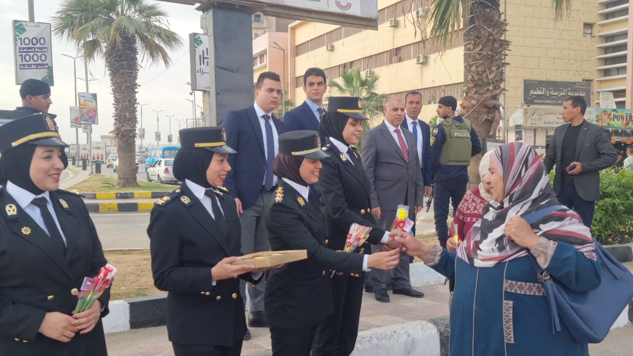 مشاركة المواطنين الإحتفال بعيد الفطر مشاركة المواطنين الإحتفال بعيد الفطر