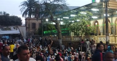 أهالى المنيا يتوافدون على الساحات أهالى المنيا يتوافدون على الساحات