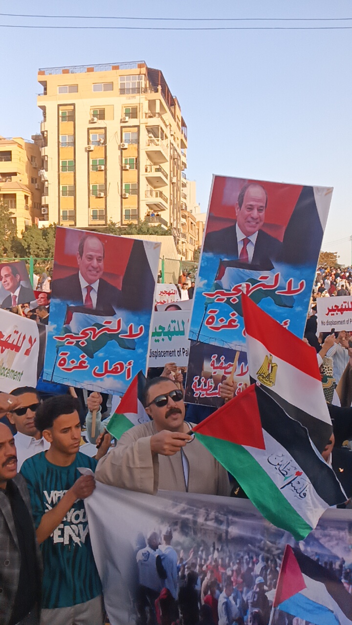 أهالى الإسماعيلية ينظمون وقفة تضامنية مع أهالى غزة ضد التهجير (1)