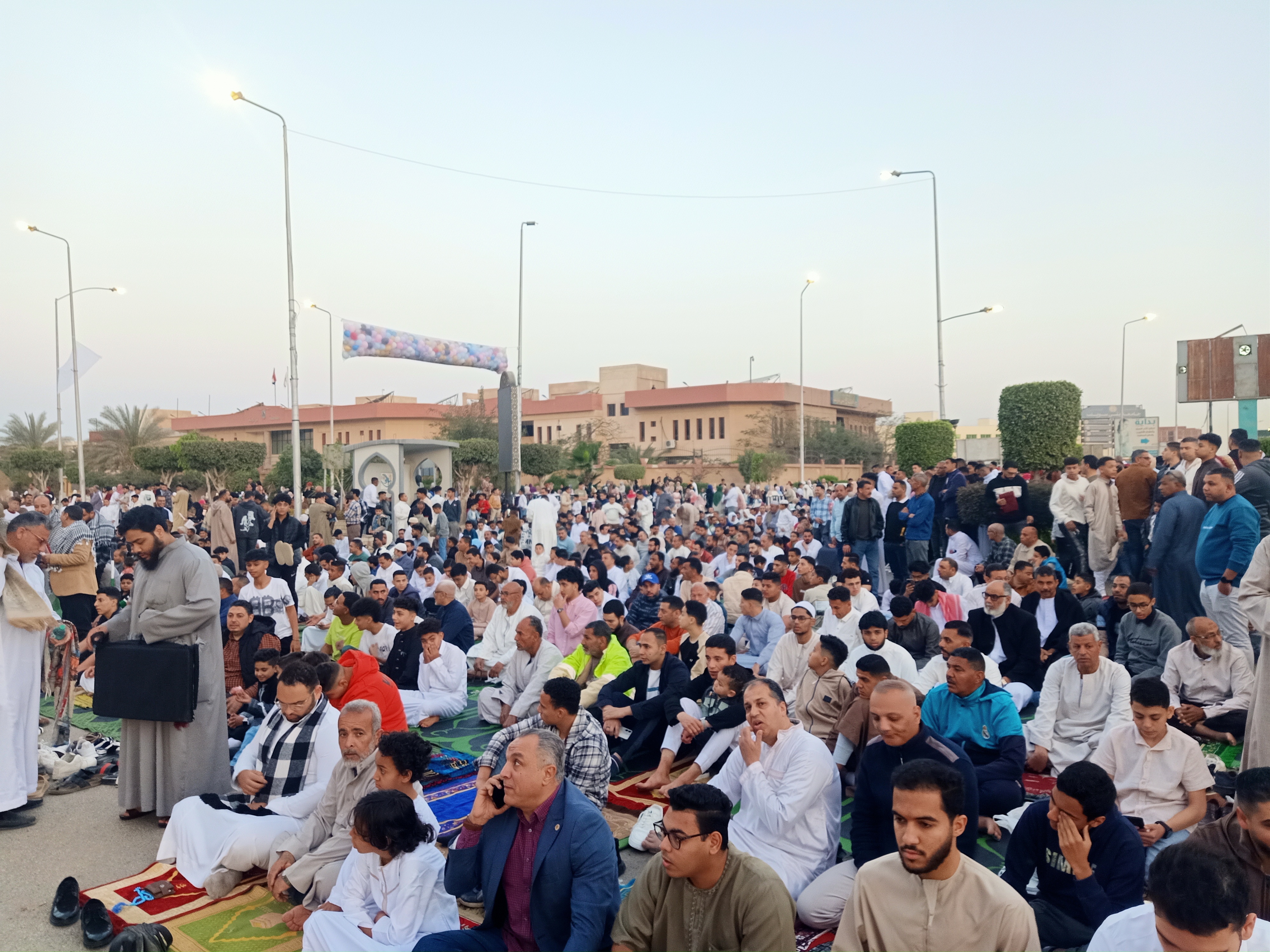 صلاة العيد من المسجد الكبير بمدينة بنى سويف (4)